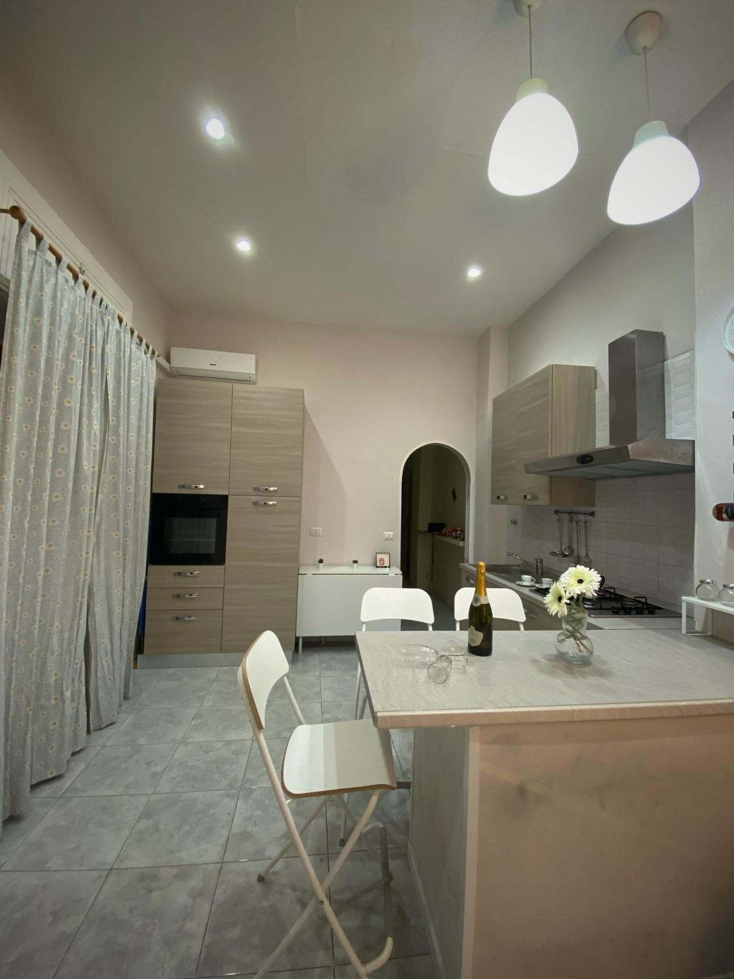 La Casa Al Centro " Vicino Al Centro Storico Di Napoli" Lägenhet Exteriör bild