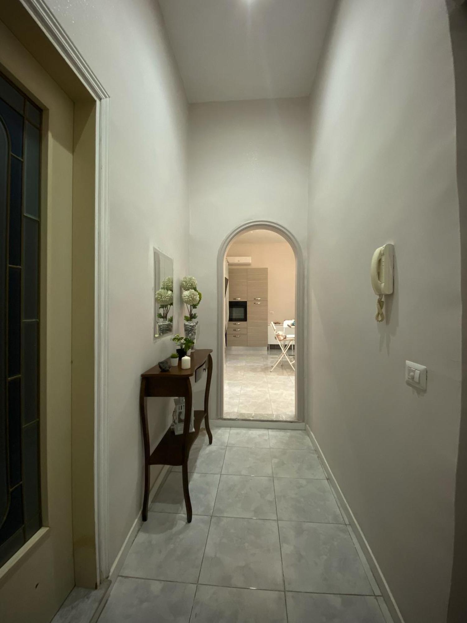 La Casa Al Centro " Vicino Al Centro Storico Di Napoli" Lägenhet Exteriör bild