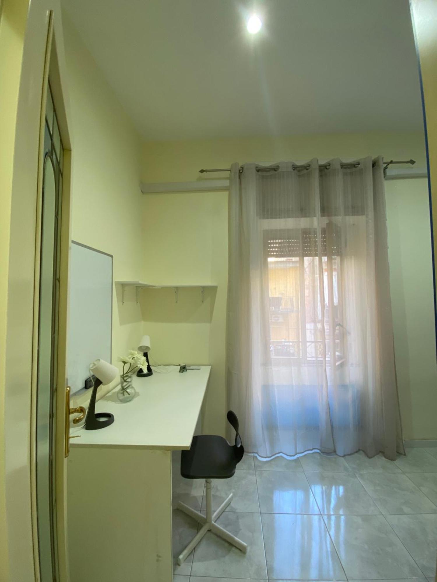 La Casa Al Centro " Vicino Al Centro Storico Di Napoli" Lägenhet Exteriör bild