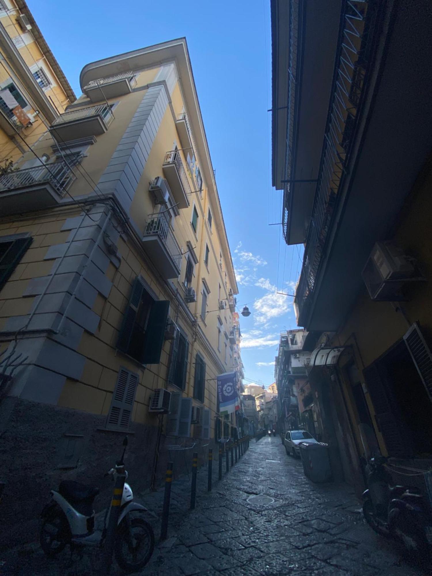 La Casa Al Centro " Vicino Al Centro Storico Di Napoli" Lägenhet Exteriör bild