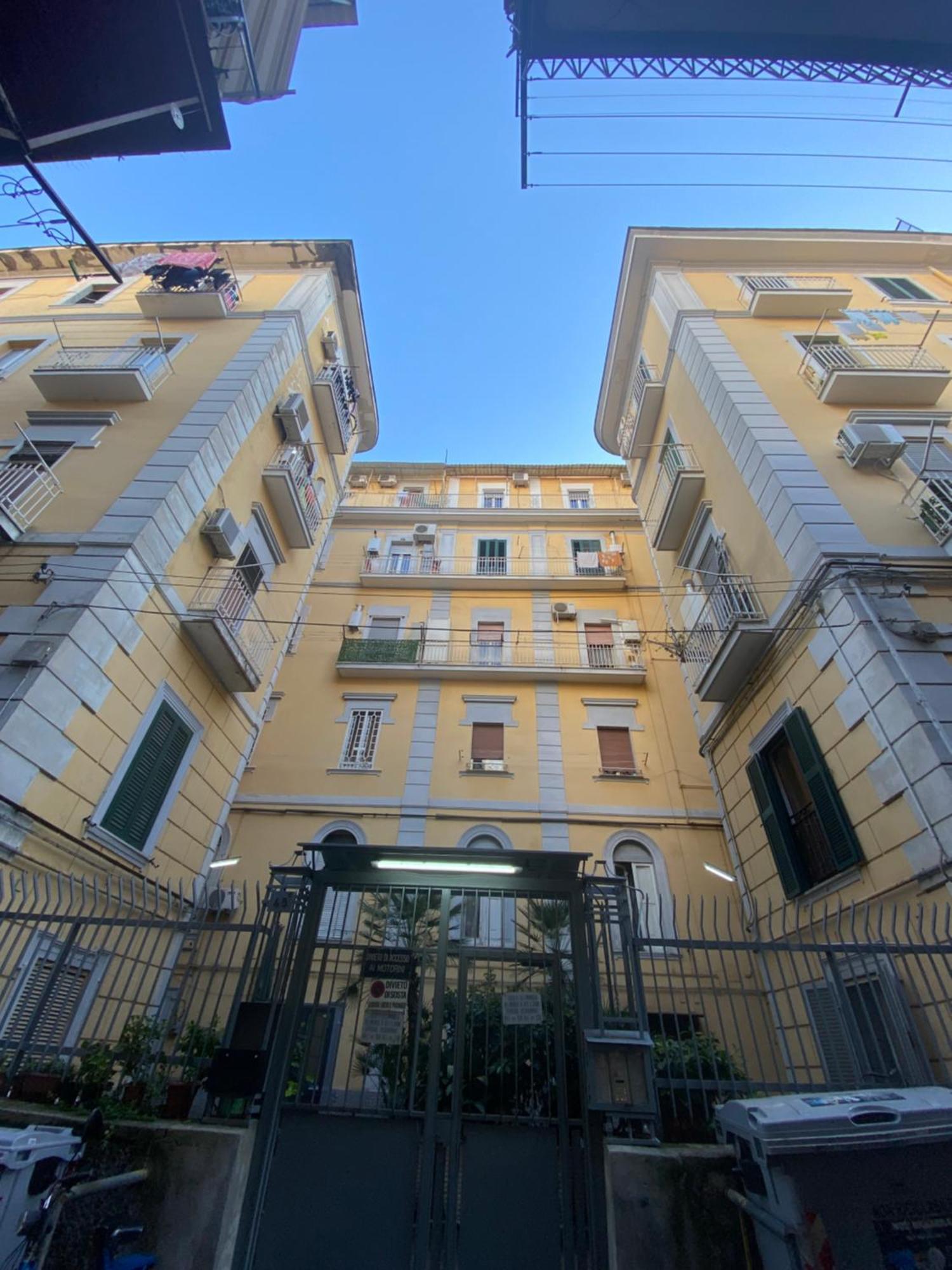 La Casa Al Centro " Vicino Al Centro Storico Di Napoli" Lägenhet Exteriör bild